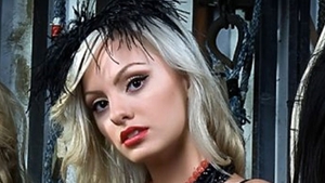 Alexandra Stan, palida si fara sclipire! Si-a incercat norocul in emisiunea celor de la Hi-Q, dar a cantat GROAZNIC!