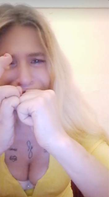 Ce face acum mama gemenilor căzuți de la etaj din Ploiești. Au trecut cinci ani de la tragedie