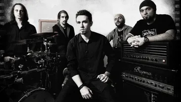 Nici nu se bucura ca a iesit din coma Ce a aflat solistul Goodbye to Gravity imediat dupa ce a deschis ochii