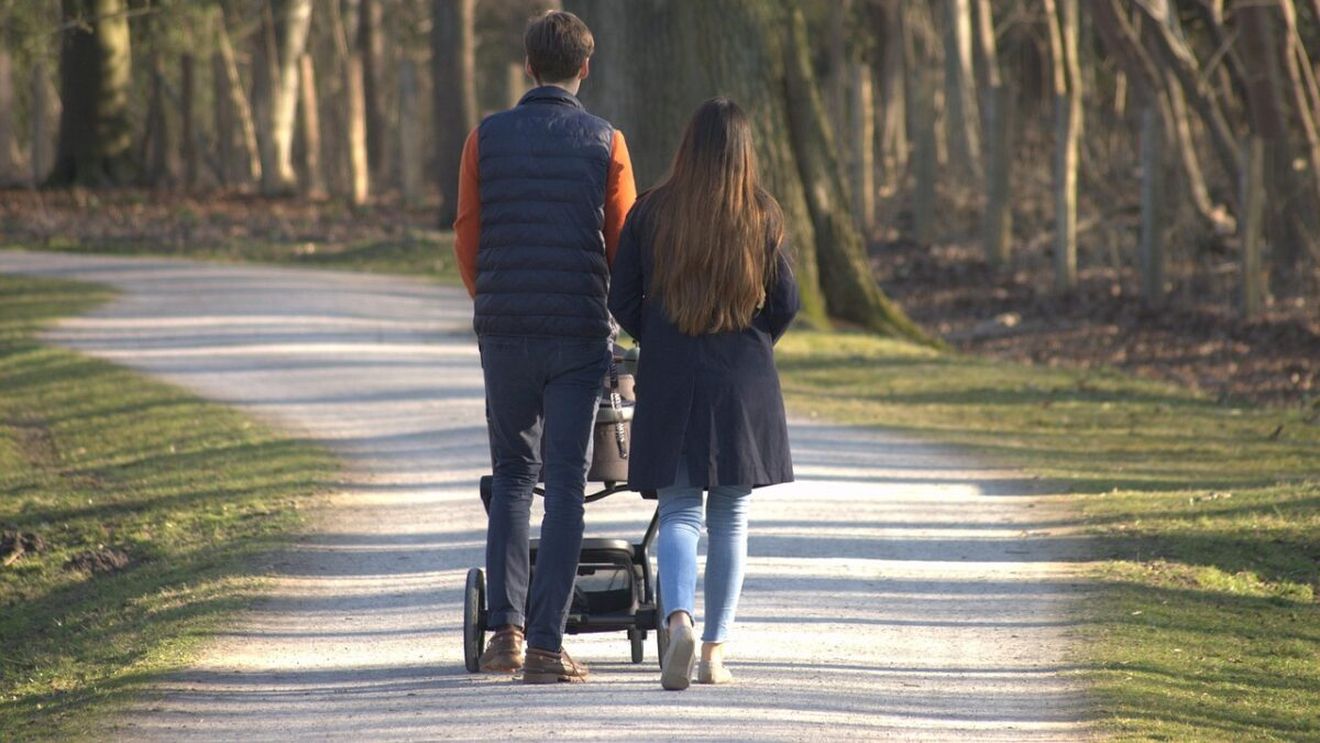 Părinții care primesc un ajutor financiar de 1.500 de lei pe lună. Care este motivul