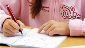O elevă din Vaslui i-a trimis o scrisoare primarului prin care îi cere un telefon pentru școala online. Ce i-a răspuns edilul
