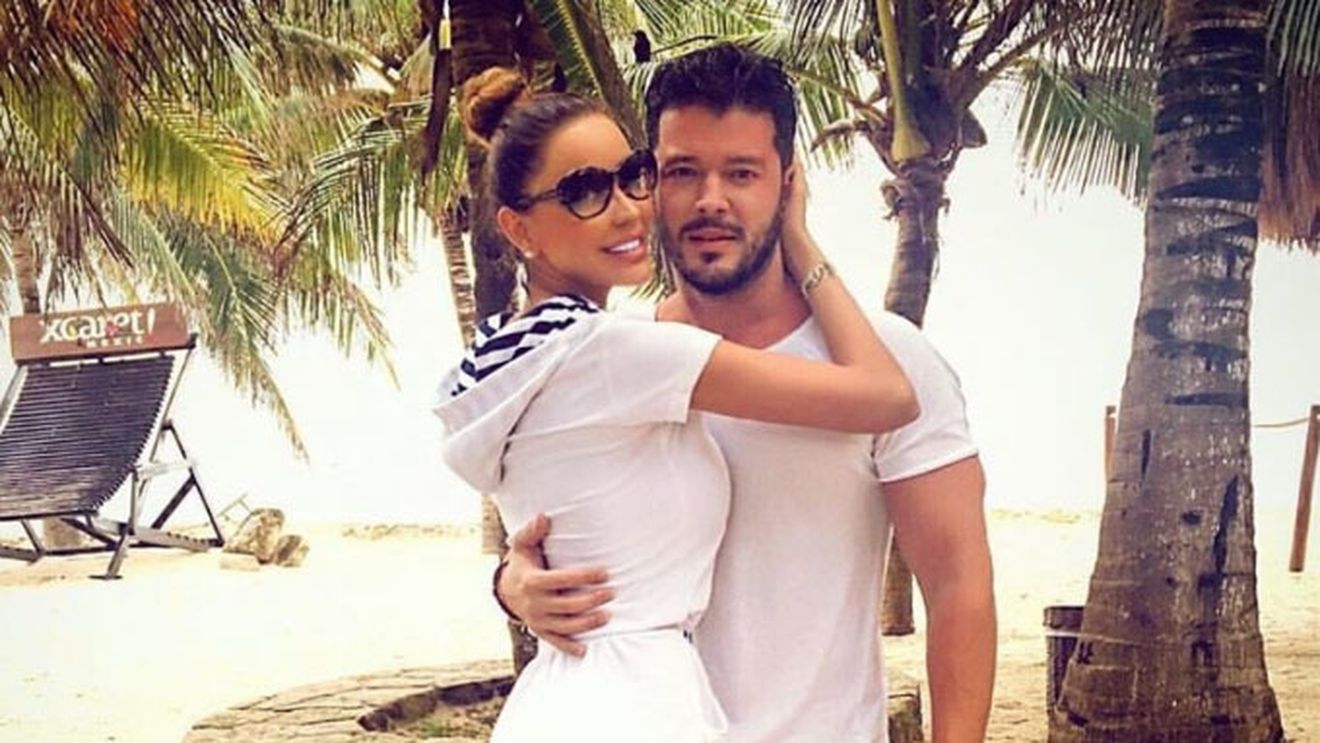 BIANCA DRĂGUŞANU nu a rezistat tentaţiei şi... Ce a făcut atunci când a ieşit în oraş cu VICTOR SLAV şi fetiţa lor