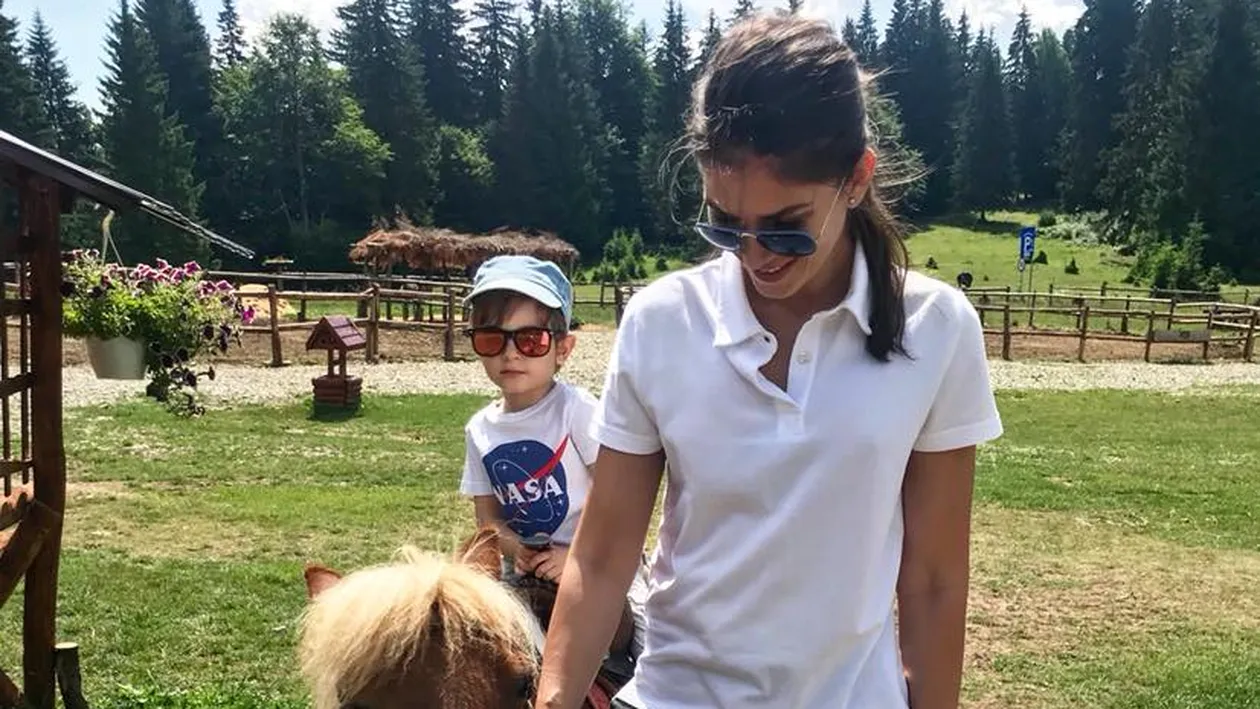 Alina Pușcaș nu știe ce să mai facă cu copiii ei: ”Se păruiesc, se bat, se lovesc...”