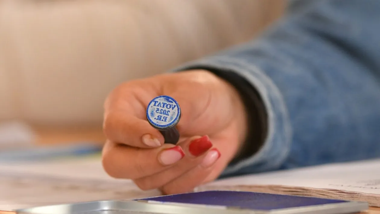 Rezultate parțiale Diaspora | George Simion și Nicușor Dan merg în turul II al alegerilor prezidențiale