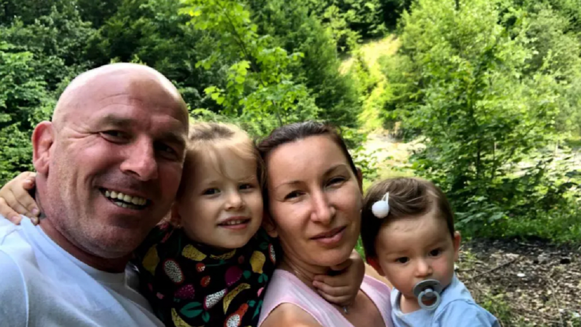 Cătălin Zmărăndescu, imagini alături de familie după ce a părăsit competiția Survivor România. Incredibil cum arată acum