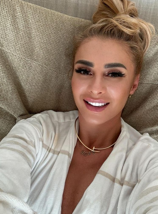 Anamaria Prodan (sursă - instagram.com/anamariaprodanreghecampf)
