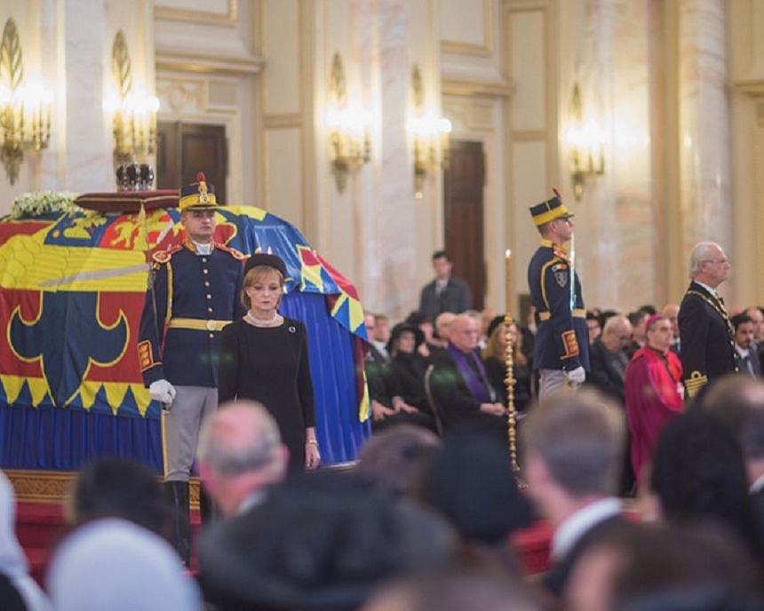 Ce s-a întâmplat azi la Palatul Elisabeta! Membrii Casei Regale, într-o ipostază rară la o săptămână după ce Regele Mihai a fost înmormântat