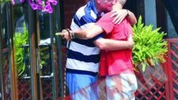 Andrei Gheorghe plimba cainele amantei