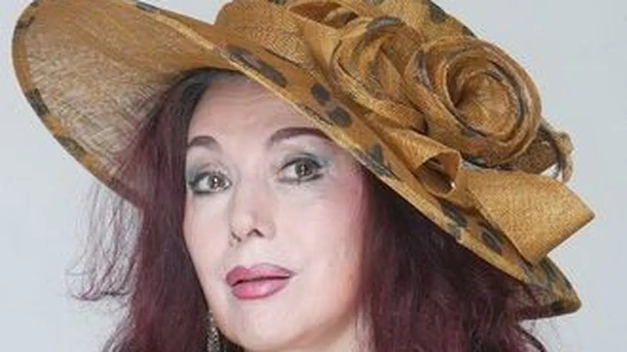 Violeta Andrei, diva care nu a calcat niciodata intr-un salon de cosmetica: Nici nu ma demachiez, ma pupa catelusii