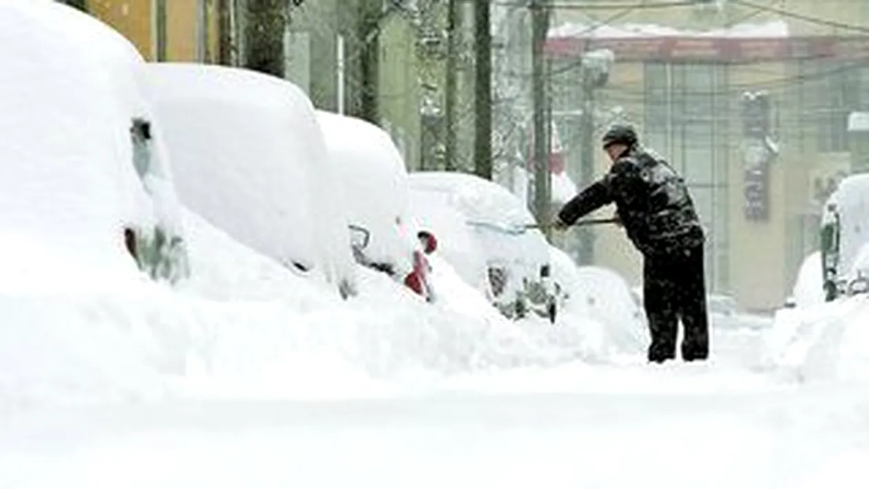 Iarna in toata regula la munte! Stratul de zapada a atins 10 centimetri