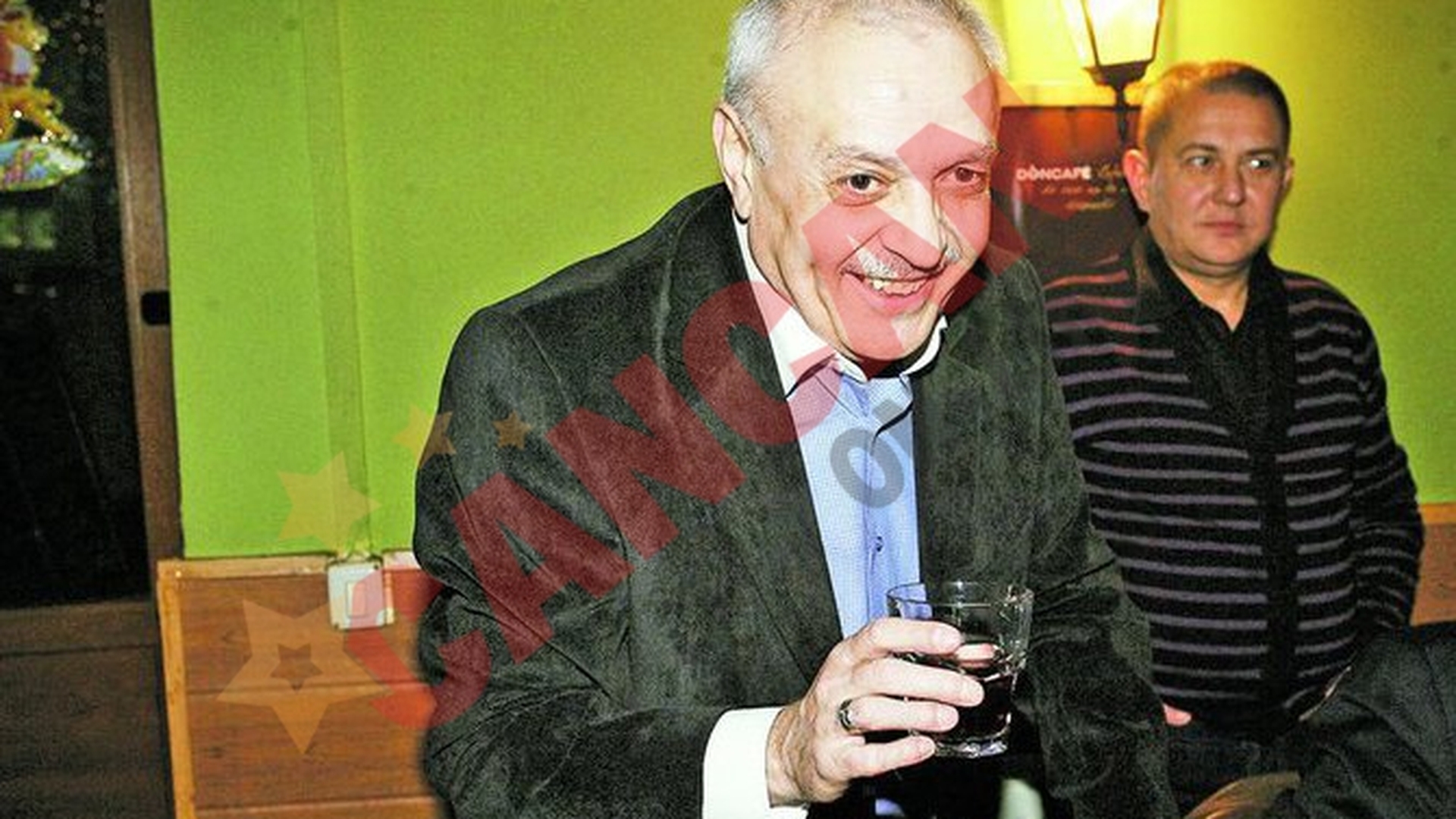 Lelut Vasilescu de la Compact, sarbatorit in carciuma din Gara de Nord