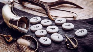 Horoscop rune 16-22 martie 2026. Luna nouă și următorul echinocțiu de primăvară aduc noi începuturi