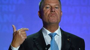 Iohannis a făcut anunțul: se prelungește starea de urgență! ”Stați acasă, altfel, ajungeți pe un pat de spital!”