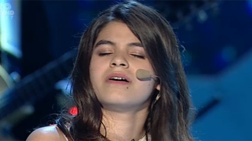 In fata ei ingenuncheaza toti! Juratilor li s-a facut pielea gaina cand au auzit-o cantand!