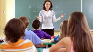 Au fost cu ochii pe ea, dar nu au prins-o! Invatatoarea care a terorizat un copil bolnav a fost verificata de colegii ei