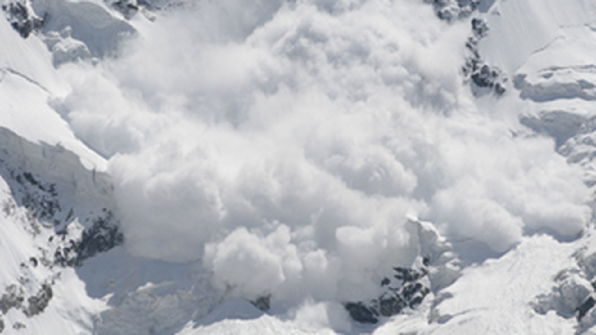 Risc de avalansa de gradul patru in Fagaras si Bucegi