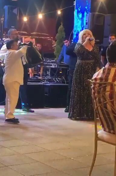 Adrian Minune și Taraful din Clejani, show de zile la botezul fiicei lui Karmen Simionescu
