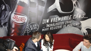 Oaspete neasteptat la lansarea documentarului lui Horia Brenciu! Inna a dansat tot show-ul si la final l-a felicitat pe artist!