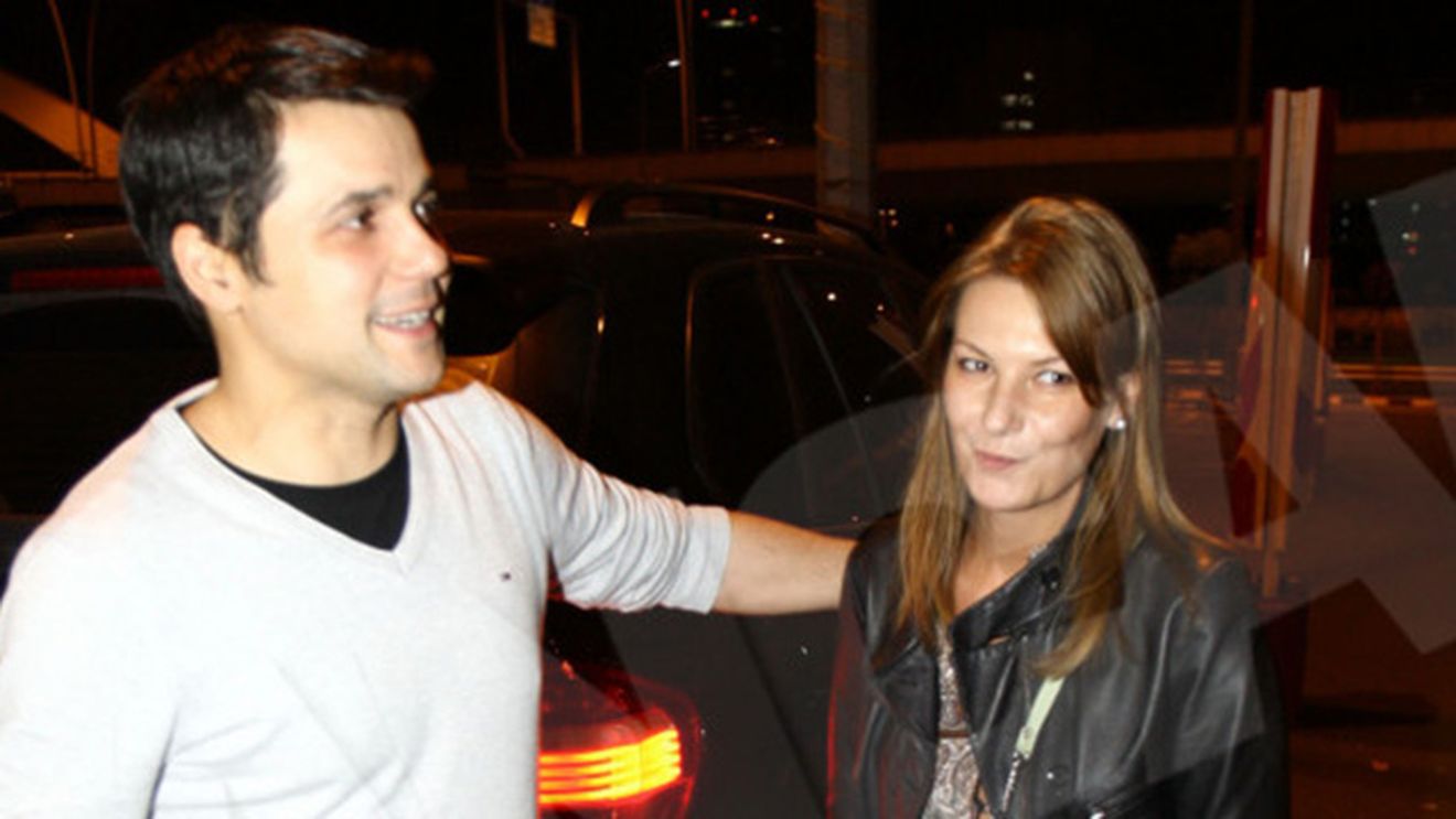 Ce face fostul asistent al Andreei Marin de cand a disparut total de la TV! Si-a luat sotia de mana si...