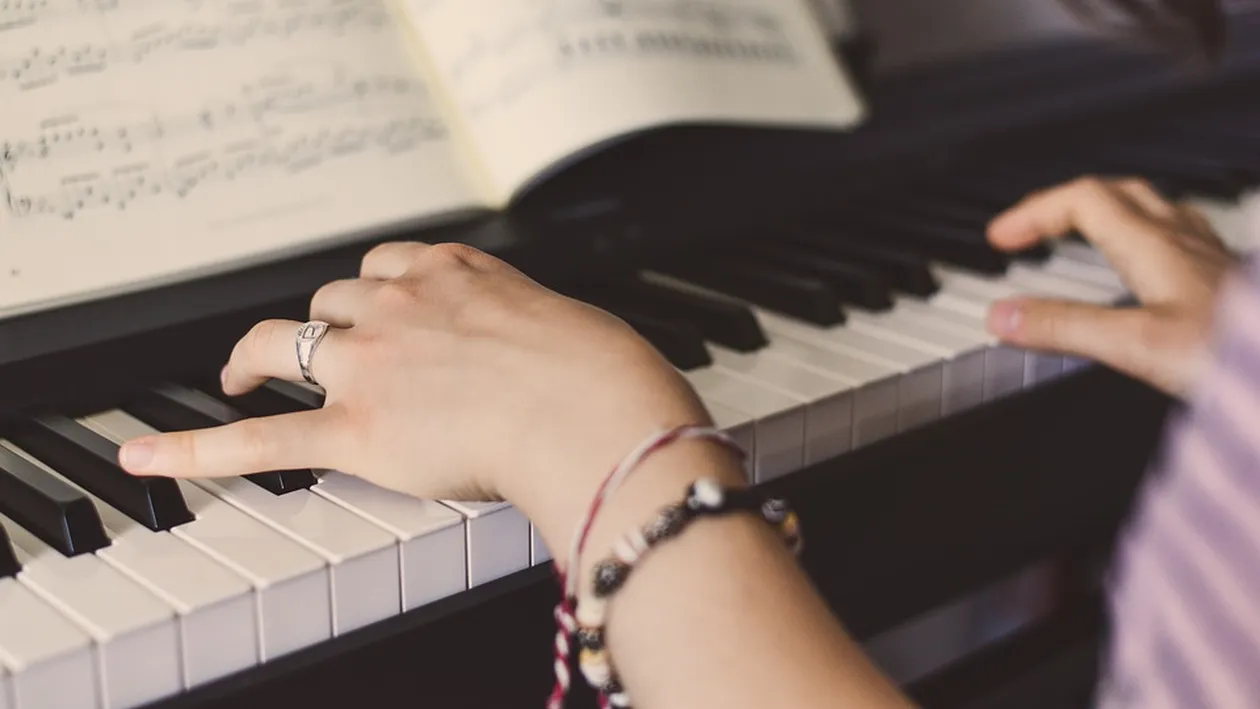 Gest emoționant făcut de o fetiță refugiată din Odesa. Românii care o găzduiesc au rămas fără cuvinte