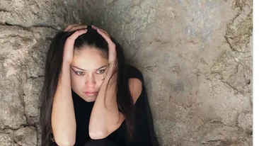 O femeie a fost drogată și violată într-o pensiune timp de 4 zile de peste 40 de bărbați! Au amenințat-o că îi vor ucide soțul dacă spune ceva