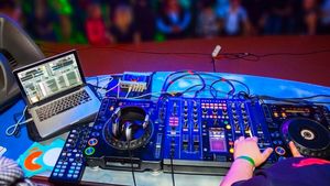 Un celebru DJ cunoscut pentru un hit din anii '90 a murit la 61 de ani. Cauza decesului este încă investigată