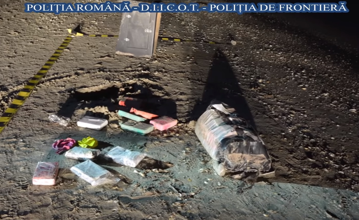 Polițiștii și procurorii DIICOT au capturat peste o tonă de cocaină în Deltă