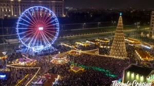 Cât costă un pahar de vin fiert la Târgul de Crăciun din București. O turtă dulce este 15 lei