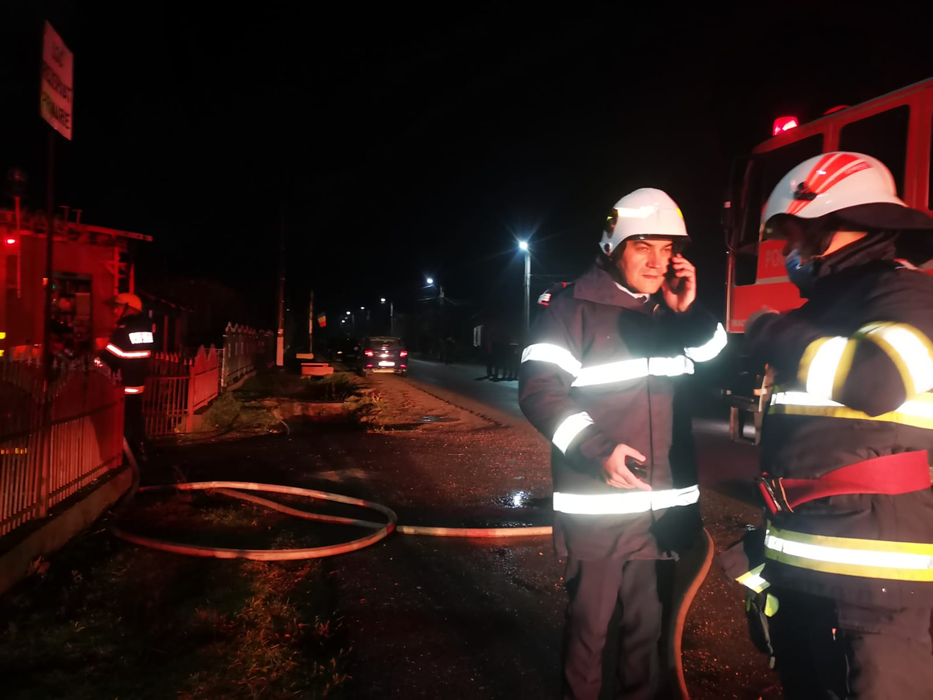 Primărie din Argeș, incendiată. Poliția este în alertă și îi caută pe autori