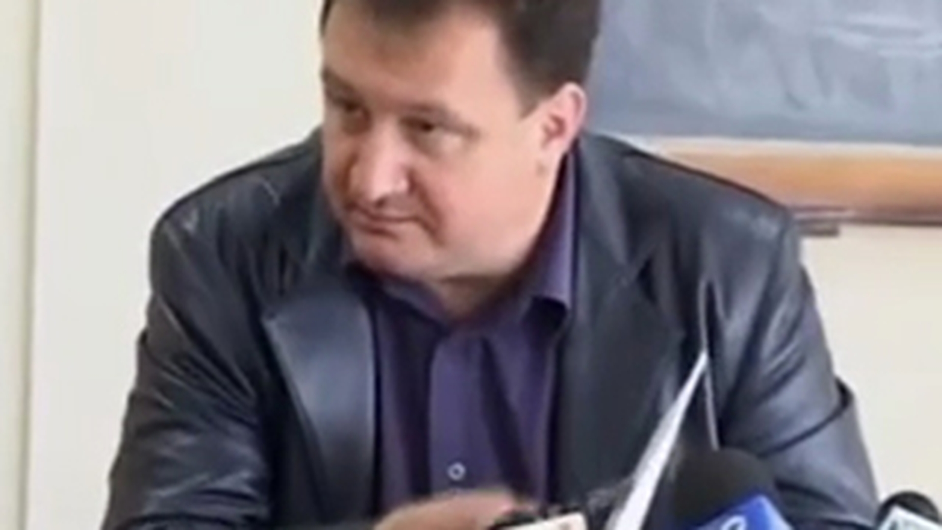 Ei sunt prostii tarii! O clasa intreaga s-a semnat la BAC anul trecut cu numele generic "Popescu Ion"! Pana si Inspectorul General rade de ei