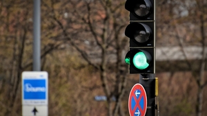 Amendă de 600 de lei pentru șoferii care o comit, la semafor. Ce scrie în lege
