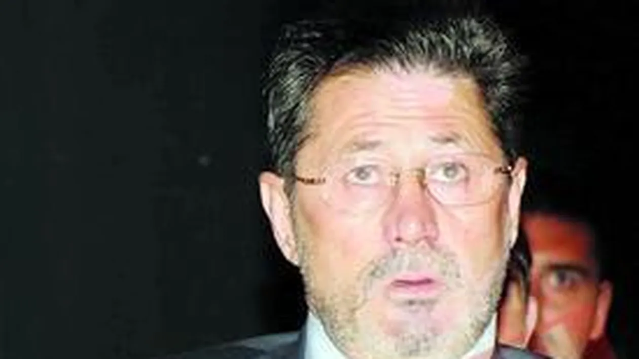 Dinu decide cat sta Bonetti