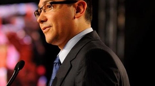 Ponta: Romanii din strainatate ar trebui scosi de pe lista electorala din Romania
