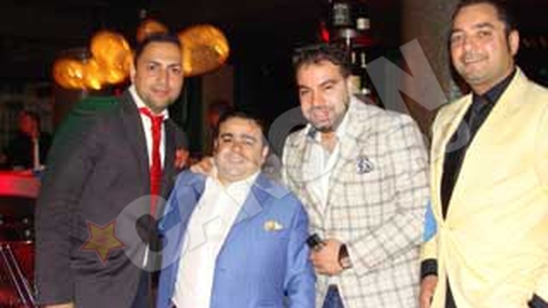 Chef de chef pentru Florin Salam! Si-a servit invitatii cu whisky vechi de 21 de ani si au ascultat manele de pe CD-uri