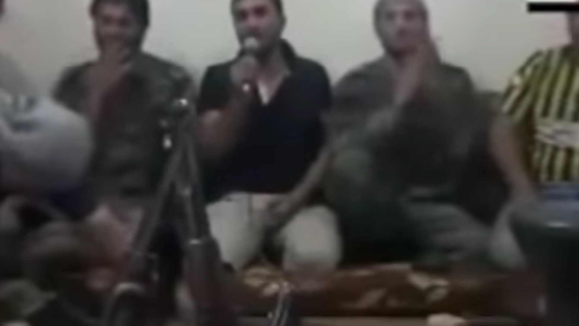 VIDEO! Patru sirieni au încercat să-şi facă un selfie, dar s-au aruncat în aer din greşeală!
