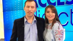 Ieri nimeni nu o știa, acum e vedetă la Acces Direct, pe canapea! Cum arăta Vulpița la prima apariție pe sticlă și care e numele ei real