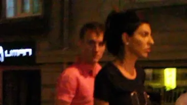 Imagini fabuloase! VIDEO Tonciu sI Mitea, devastati dupa sase ore in care au inrosit pacanelele! Andreea a bagat suta dupa suta si s-a facut de ras in casino!