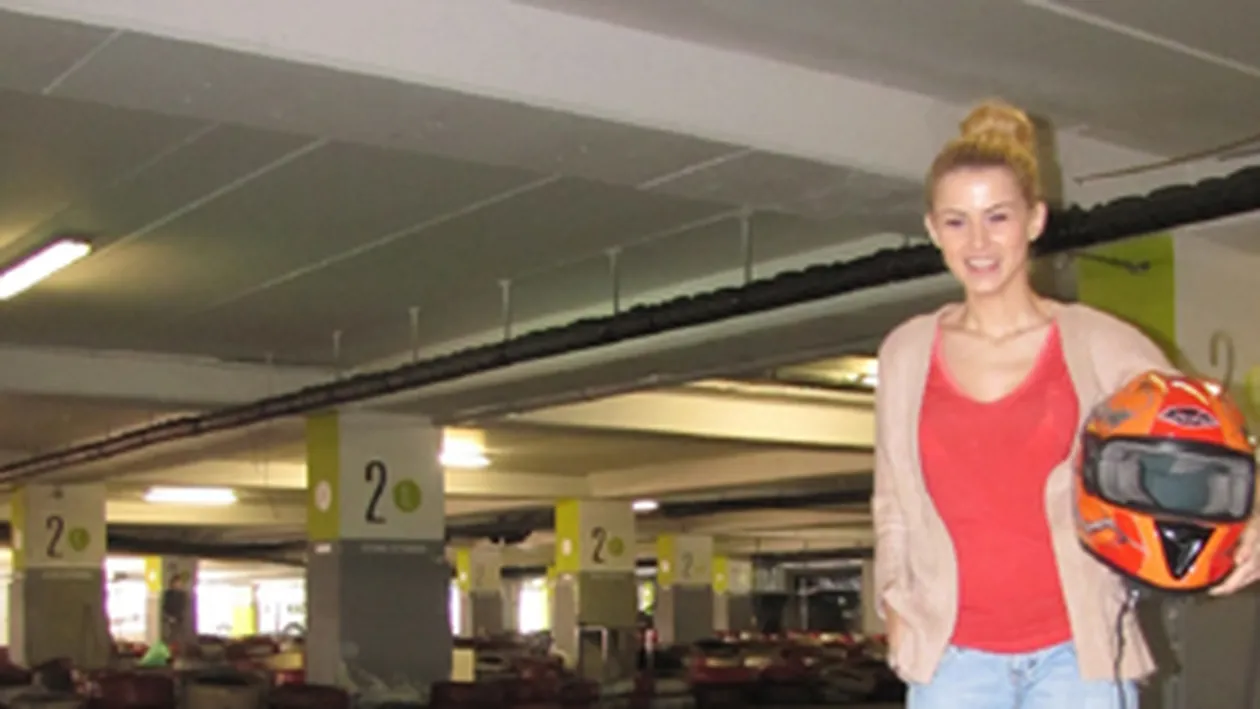 Actrita Irina Antonie este pasionata de karting!