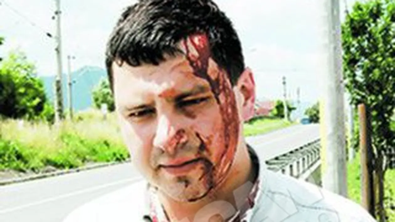 Functionar umplut de sange de un consilier