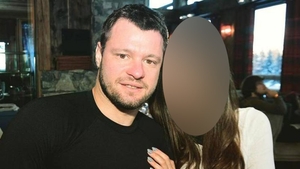 Telenovela începutului de an în showbiz. Celebrul Săgeată s-a răzbunat pe iubita infidelă. După ce logodnica i-a fugit cu altul la Miami... Fotbalistul i-a dat ”fatala” fotomodelei de la Urlaţi! Ce a putut să-i facă pe Instagram # În schimb, ea i-a trimis o avalanşă de mesaje: ”Idiotule... Eşti un mare bou! A trebuit să strici tu totul!”