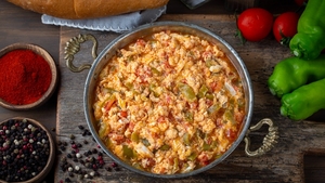 Cum se face celebra omletă turcească. Ingredientul care nu trebuie să lipsească