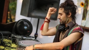 Dj-ul Navid Izadi a murit într-un tragic accident aviatic!