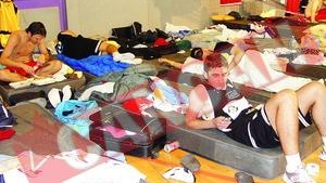 Au intrat in Cartea Recordurilor cu maini si picioare rupte
