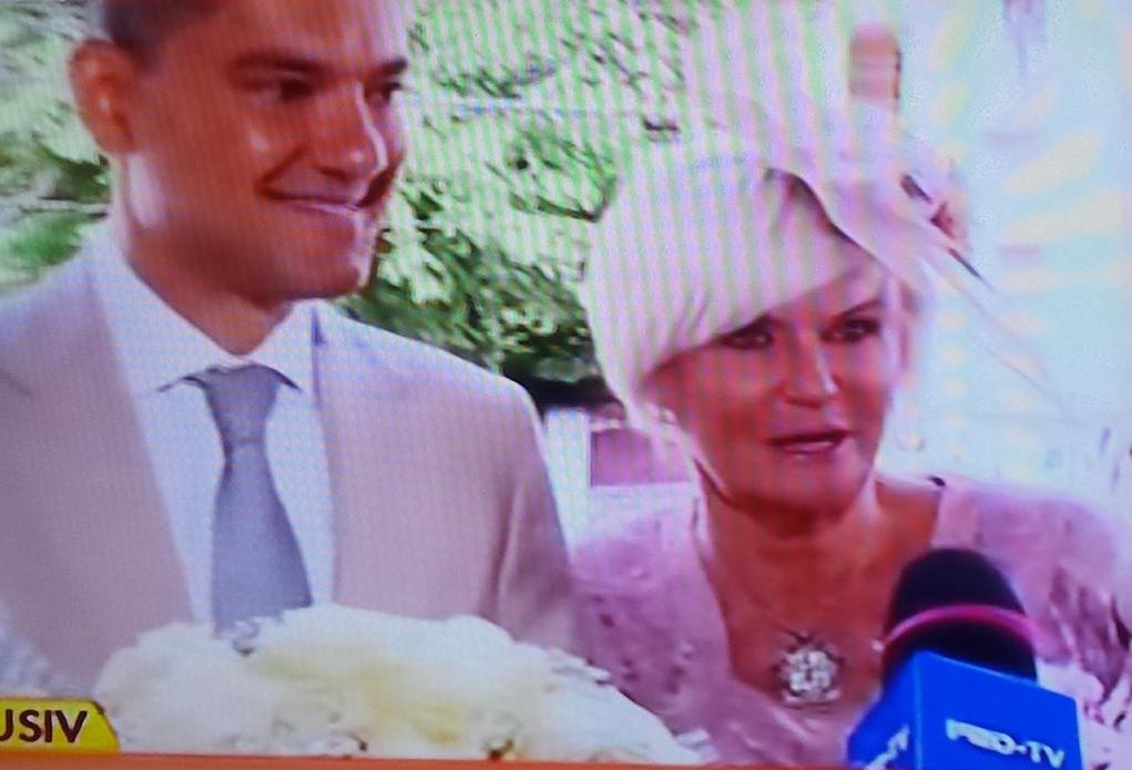 Monica Tatoiu a fost condusă din nou la altar! Sărbătorește 30 de ani de căsnicie
