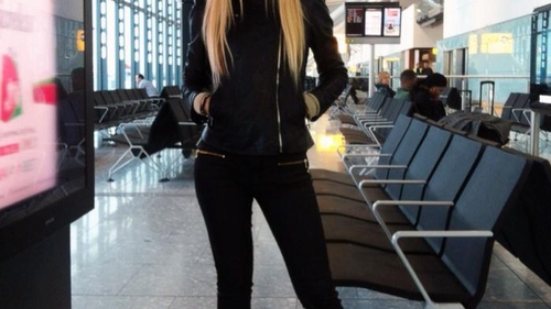 Andreea Bălan pare fericită şi nu prea! A plecat în vacanţă la Las Vegas!