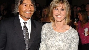 A fost declarat mort în urmă cu 12 ani, iar acum... Actriţa Olivia Newton-John, în şoc după ce a aflat adevărul despre dispariţia lui Patrick McDermott 