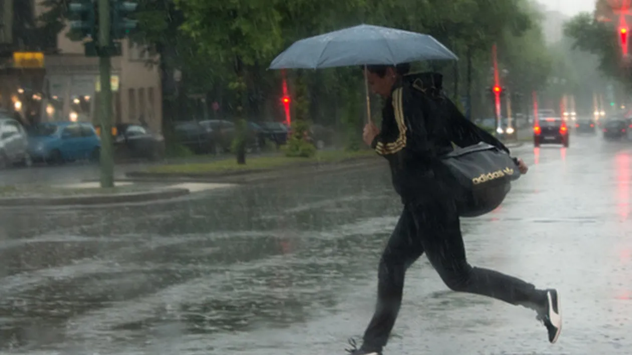 Revine vremea instabilă în acest weekend! Ce zone vor fi afectate