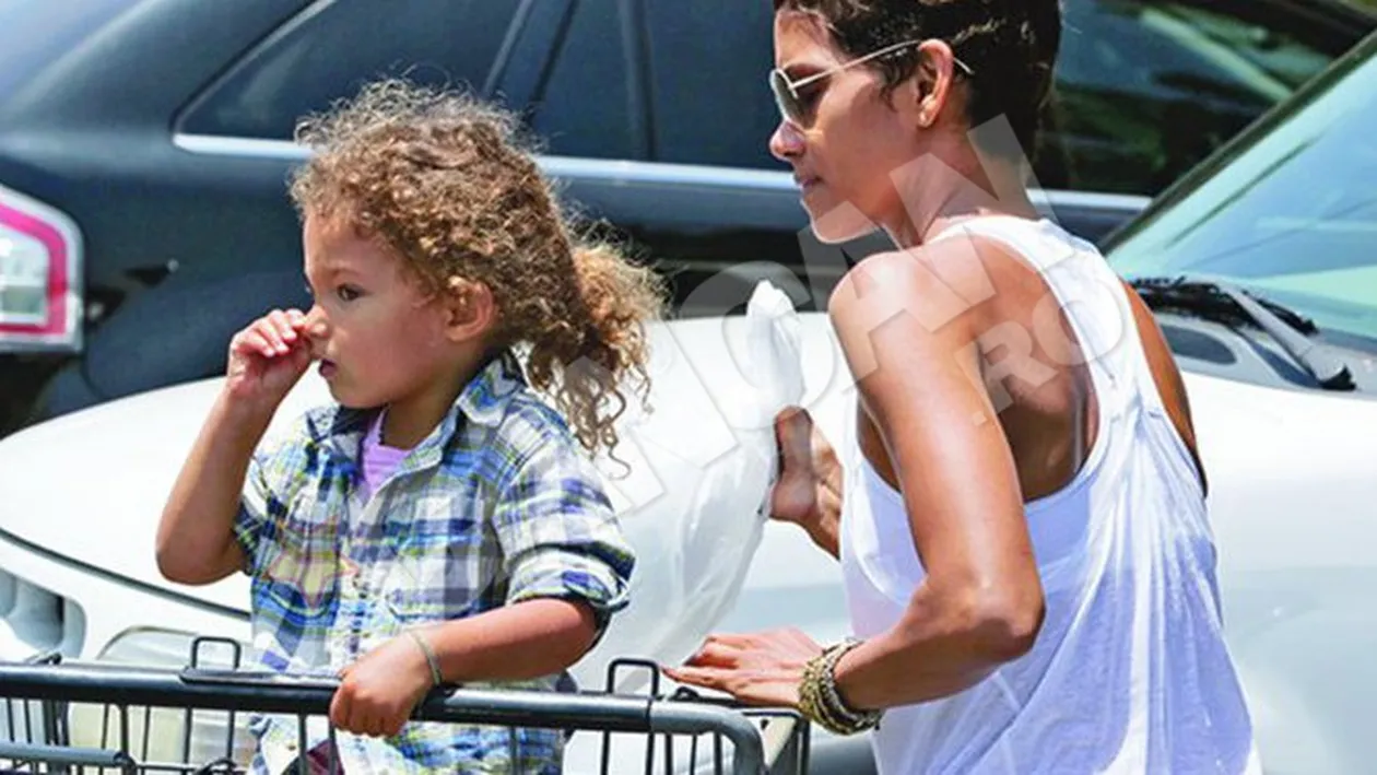 Fetita lui Halle Berry face bilute la cumparaturi