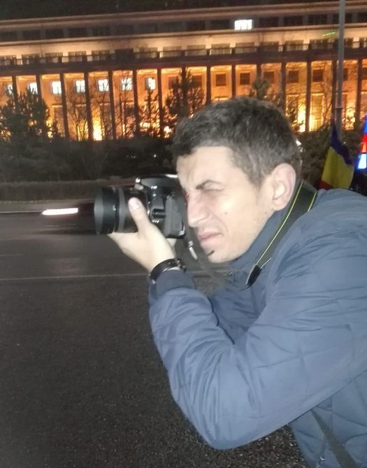 Alexandru Socol, protestatarul fotograf din Piața Victoriei, a murit. Avea doar 33 de ani