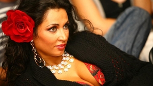 Ce a făcut Nicoleta Luciu în spatele camerelor de filmat, după ce s-a iubit cu Dinu Maxer? A fost dată de gol abia acum